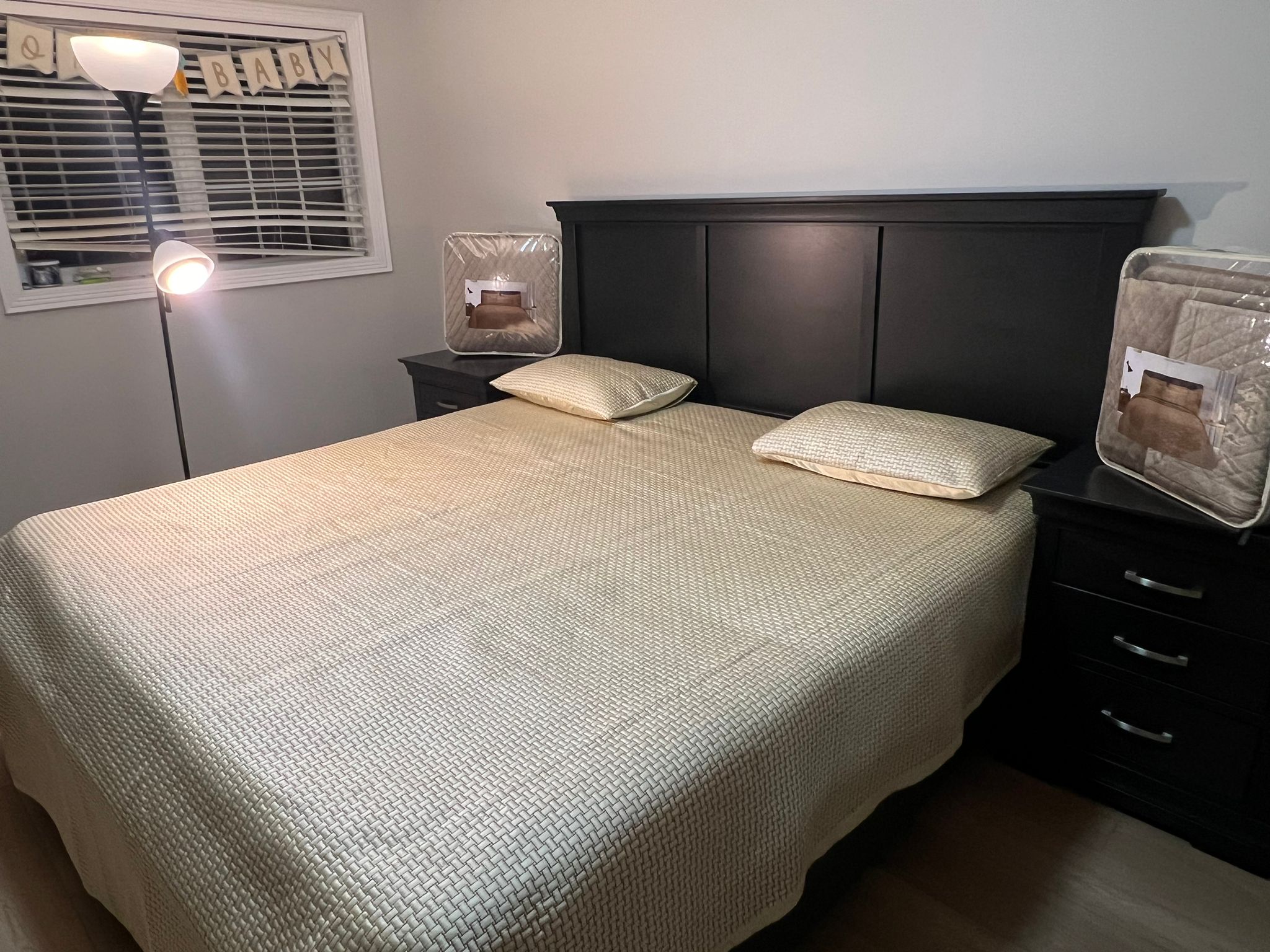 Infii Heavy Embroidery Quilted Bedspread with Pillowcases - Luxurious Comfort for Greater Toronto Area Homes #EB1112