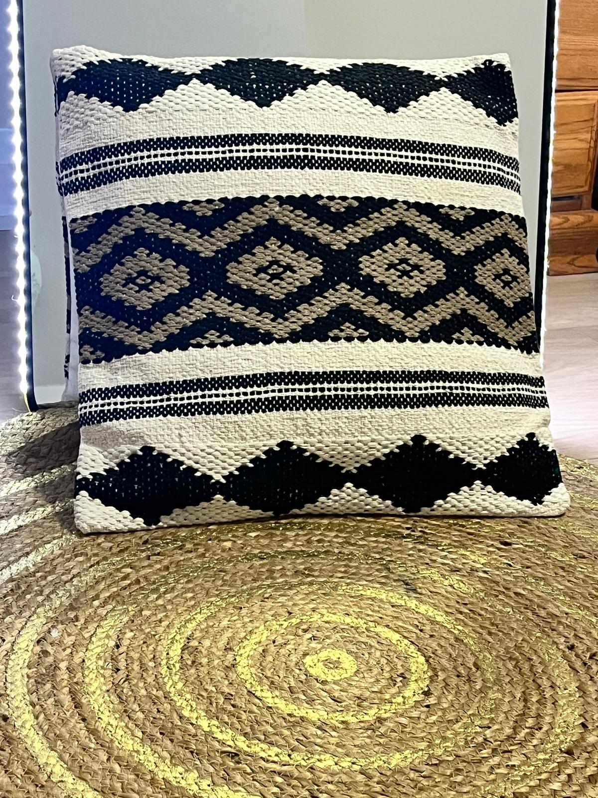 Infii Embroidered Cushion - Stylish Decor for Greater Toronto Area Homes #RC1007